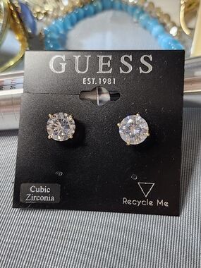 GUESS Clear Crystal Round Stud Earrings with Gold-Tone Prongs